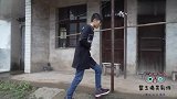 小伙偶遇嫂子回娘家、想跟着嫂子去蹭好吃的、结局真是太搞笑了