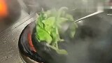 炒生菜要不要加水，粤菜大厨亲自示范，原来是这样做的