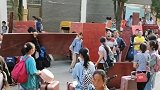 官方通报学生开学要自带床板：问题属实 校长被停职