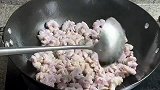 教你爆炒生肠怎样做才好吃，出锅香气扑鼻，脆嫰爽口，实在太香了