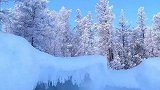 贝加尔湖最美蓝冰季来了！现实版的“冰雪奇缘”