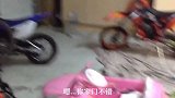 也还好我家门质量过关，要不你使得这劲得给我家堂屋都冲破