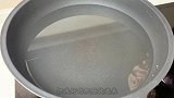 农村姑娘教你干锅肥肠，步骤简单，新手1次成功，学会过年露一手