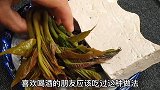 用香椿芽和豆腐教你一道下酒凉菜，爽口清淡，学会了待客有面子
