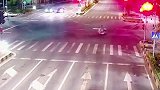 从闯红灯那一刻起，事故随时都可能发生