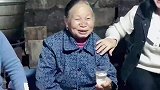 妈妈临近80大寿，孩子们从各地聚齐，一家子欢声笑语