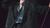 朱星杰的一双大长腿格外吸睛，他的颜值也非常高