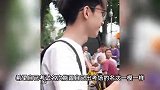 第一个出考场的男生，狂拍家长自信挥手：希望名次和出场顺序一样