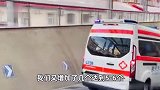北京发热门诊持续高位运行，过道上都是病床，医生：像打一场仗一样