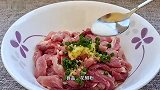 火锅店又香又酥的小酥肉怎样在家轻松做，其实方法很简单