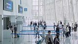 这女的其实是不想给钱吧