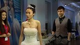美女婚纱店里试婚纱，穿上婚纱后，怪事发生了！