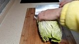 东坡豆花鲜香味美，腊肠蒸娃娃菜香甜可口，制作简单的下饭菜