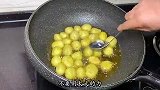 小土豆不要光炒着吃，教你一个好吃下饭的做法，太解馋了