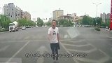 小皮包紧身裤豆豆鞋，一看就是社会人，惹不起！