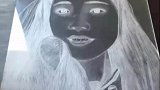 小伙用亚克力板，画自己喜欢的女孩