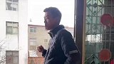 在外风光的大学生，回家后都一个样