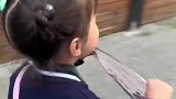 外甥女获奖后跟舅舅炫耀，却被舅舅无情拆穿