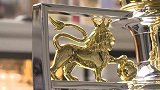 英超-1617赛季-冠军奖杯的刻字过程 代表足球的最高荣誉-专题