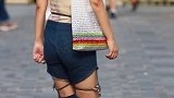 北京街拍：个性十足的长短裤