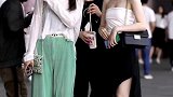 这狗粮撒的，连国外小哥哥都知道抢镜入戏
