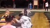 爆笑瞬间：再晚点，你嫂子衣服都干了
