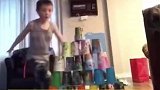 这大概就是家里有兄弟姐妹才会有的童年阴影吧