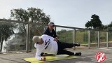 中国赛艇队体能教练亲授丨侧桥动作要领需记牢 塑造核心肌肉群