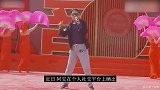 52岁阿宝落魄商演，乡村舞台环境简陋，卖力演出遭观众无视！