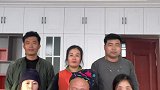 这是老中青三代毛驴！吃饭喝水时千万别看