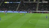 第41分钟斯特拉斯堡球员福法纳射门