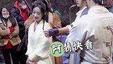 王一博给赵丽颖编头发 有翡 王一博 要是给我编，我能一个月不洗头