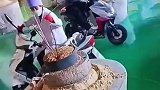 时代在进步，拉磨开始用人了