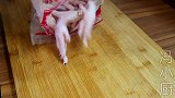 蒸凤爪怎样做才香？掌握关键步骤，虎皮漂亮，骨肉分离真美味