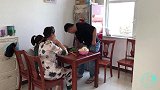 燕子老公提出接小女儿来城里住，媳妇拒绝沐沐过来，3个孩子挺难