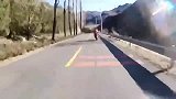 摩托车旋转跳跃，我闭着眼！