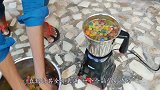 将500颗水宝宝扔进豆浆机，会发生什么？启动瞬间意外发生了！