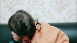 哥哥故意生两岁妹妹的气，没想到妹妹接下来的举动太意外了