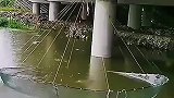 这一网肯定有货，这样抓鱼谁见过