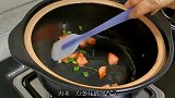 天冷适合嗦粉！自己煮砂锅米线，做法简单味美汤鲜！