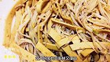三妹来啦，超哥去蔬大妈家买来牛肉和蔬菜，菜品丰盛而美味