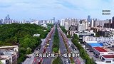 情侣在图书馆当儿童面搂抱亲热，回怼劝阻保安后遭投诉，馆方回应
