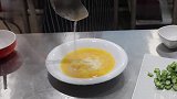 秋葵蒸水蛋用凉水还是热水？这样蒸出来真好吃，软嫩入味营养高