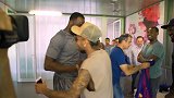 西甲-1718赛季-最萌身高差！  NBA巨星格林造访巴萨 内马尔酷炫亮相合影-专题