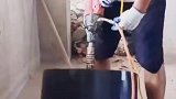 我的天啊，这是什么装修工具？在窗户底下弄这么大的洞要干嘛？