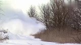 暴雪过后火车是怎样通行的看完这个视频会解开你的疑问