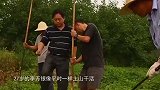 云南山村有一处不断冒水，农民大胆挖开，竟然出土了一座青铜房子
