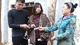 姐姐外出打工8年成大老板，回家装穷试探弟弟妹妹，结局温暖人心