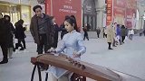 气质这东西，真的是天生的！街头弹古筝的美女气质爆棚！