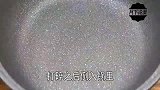 方便面又火了，加1个馒头口感独特，8袋都不够吃的